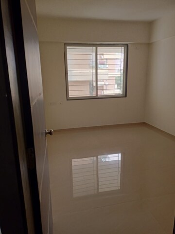 Room in 2 BHK Apartment at Bhojwani Samruddhi Park, Pimple Saudagar – for Rent