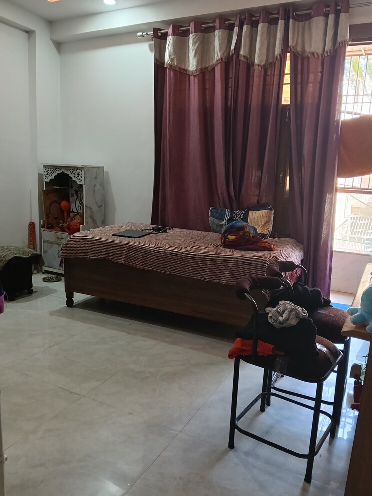 Gym, panchsheel enclave 4 Bedroom 150 Sq.Yd. Builder Floor In Panchsheel Enclave Ghaziabad 9593862