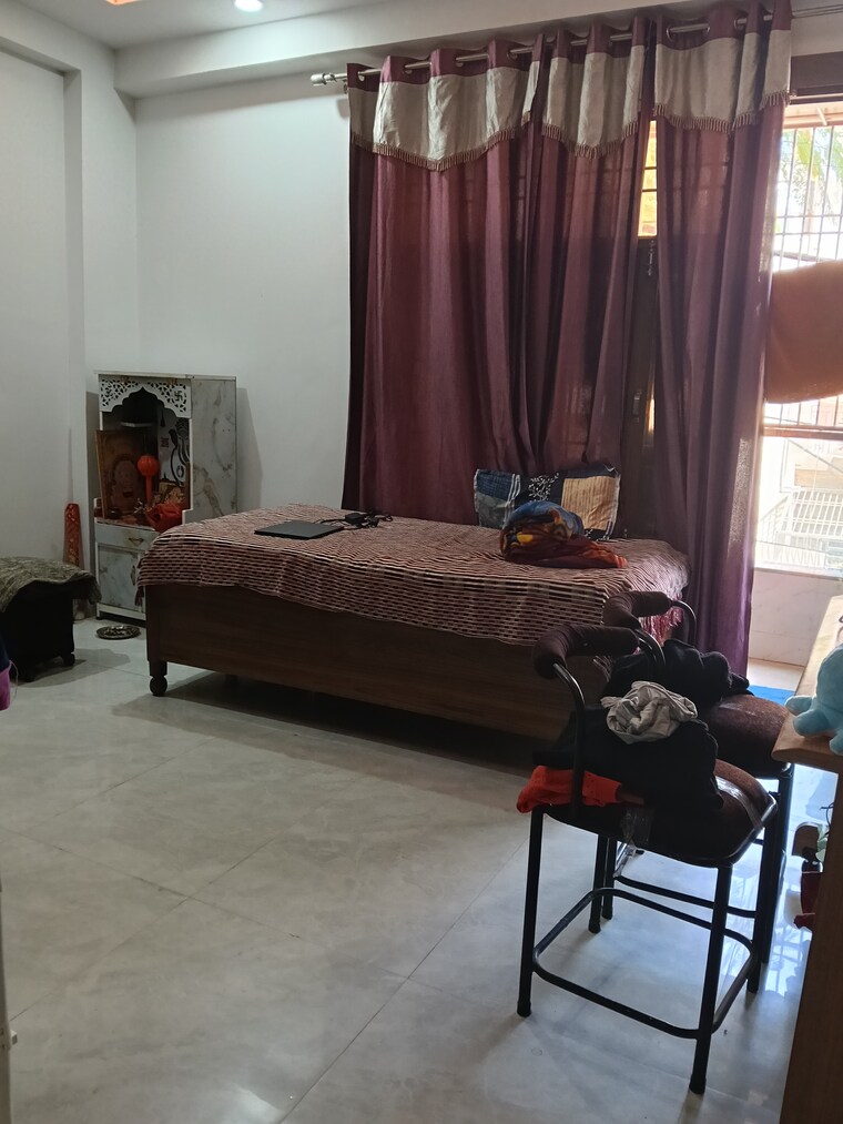 Gym, panchsheel enclave 4 Bedroom 150 Sq.Yd. Builder Floor In Panchsheel Enclave Ghaziabad 9593862