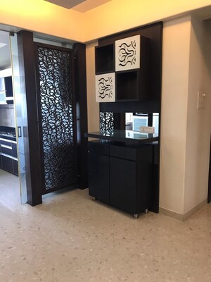 Room in 4 BHK Apartment at Lake Front Solitaire, Powai – for Sale