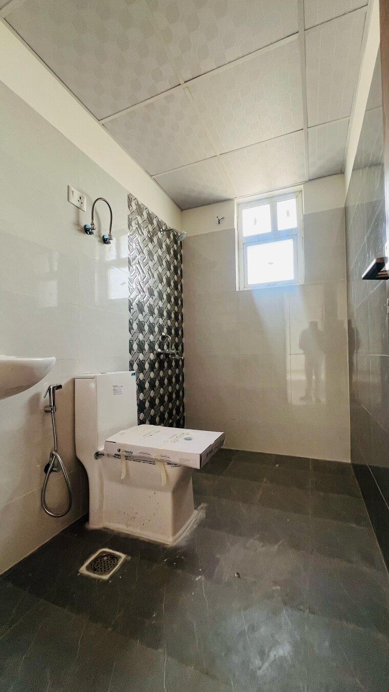 Bathroom, spr-imperial-estate 3 Bedroom 1403 Sq.Ft. Apartment In Sector 82 Faridabad 9593861