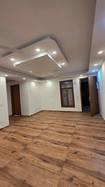 Room in 3 BHK Builder Floor at Saket – for Rent