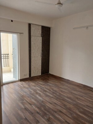 2 BHK Apartment For Sale in Ajnara Le Garden, Panchsheel Green
