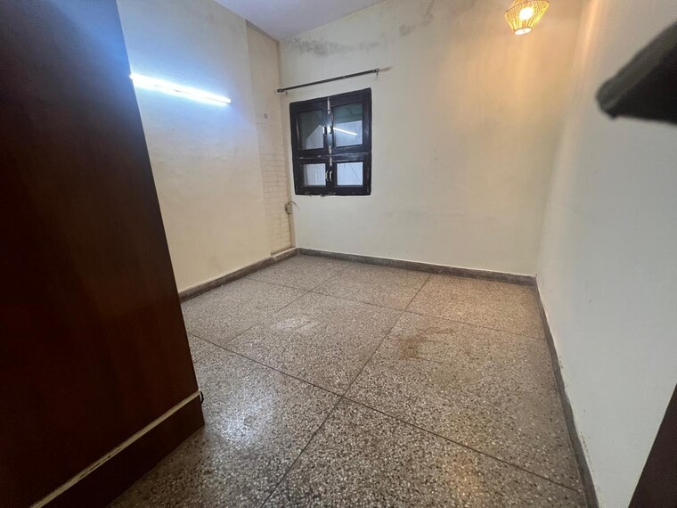 Room, greater kailash ii 4 Bedroom 321 Sq.Yd. Builder Floor In Greater Kailash ii Delhi 9594056