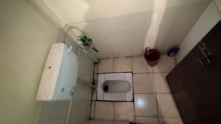 Attached Bathroom, molarband 1 Bedroom 516 Sq.Ft. Apartment In Molarband Delhi 9594058