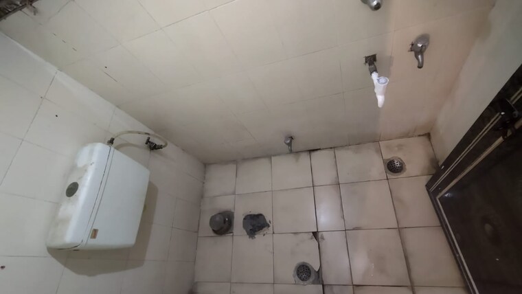 Bathroom, molarband 1 Bedroom 516 Sq.Ft. Apartment In Molarband Delhi 9594058