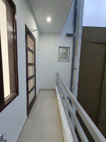 Building Lobby in 3 BHK Apartment at M3M Atrium, Sector 57 – for Rent
