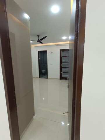 Bathroom in 3 BHK Apartment at M3M Atrium, Sector 57 – for Rent