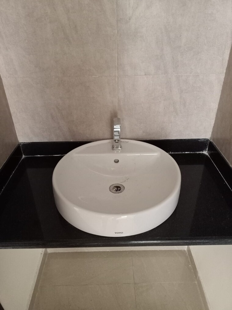 Bathroom, regency-astra 4 Bedroom 1800 Sq.Ft. Apartment In Baner Pune 9594081