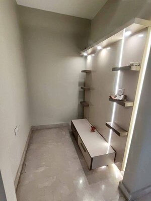 Room in 3 BHK Builder Floor at Saket – for Rent