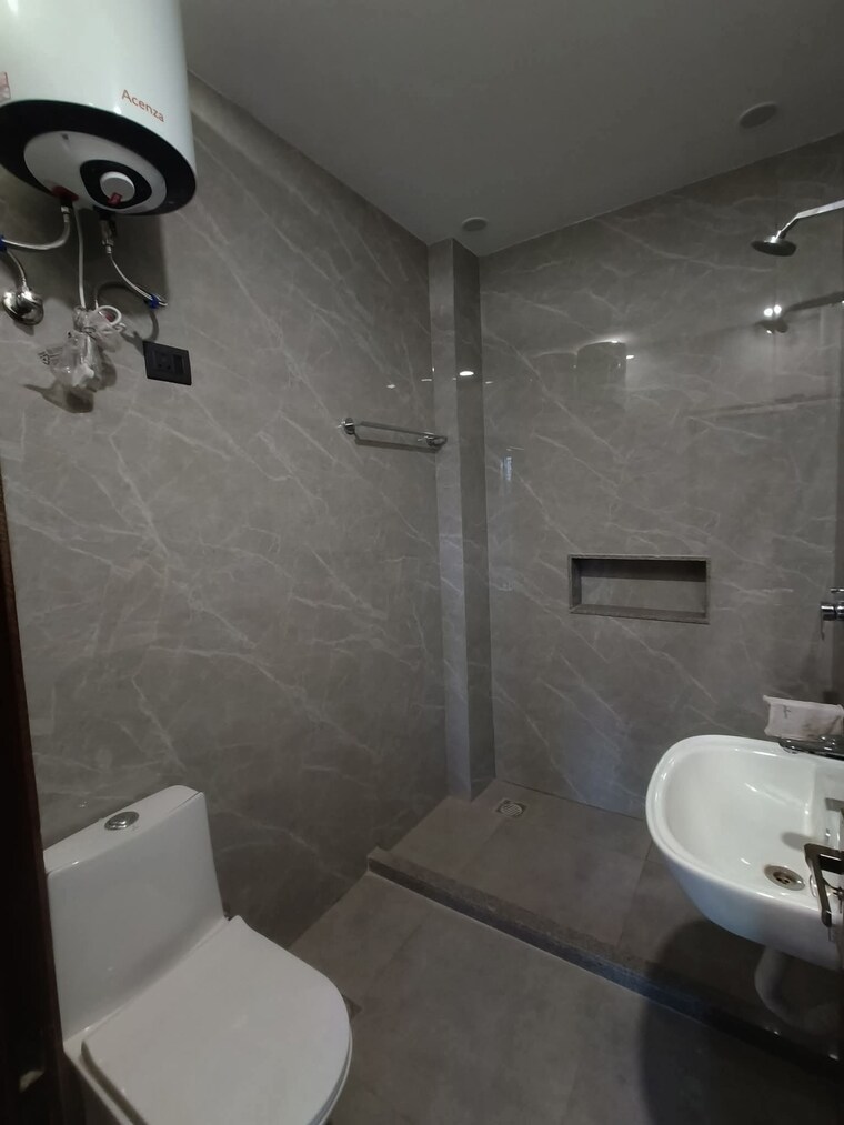 Bathroom, saket 3 Bedroom 1500 Sq.Ft. Builder Floor In Saket Delhi 9594202