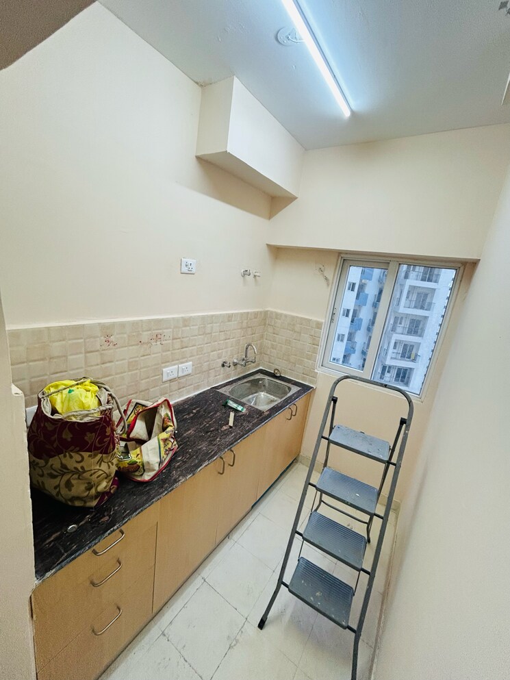 Kitchen, amrapali-dream-valley 1 Bedroom 585 Sq.Ft. Apartment In Amrapali Dream Valley Greater Noida 9594210