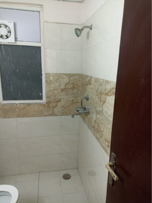 Bathroom in 2.5 BHK Apartment at Amrapali Dream Valley, Amrapali Dream Valley – for Sale