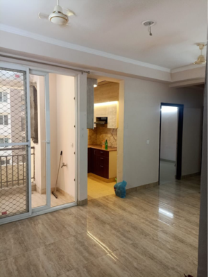 Room in 2.5 BHK Apartment at Amrapali Dream Valley, Amrapali Dream Valley – for Sale