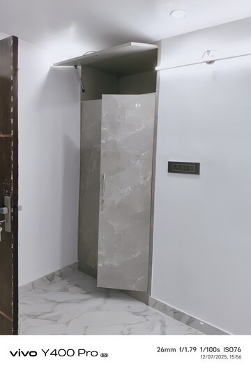 Room in 3 BHK Apartment at Dwarka – for Sale