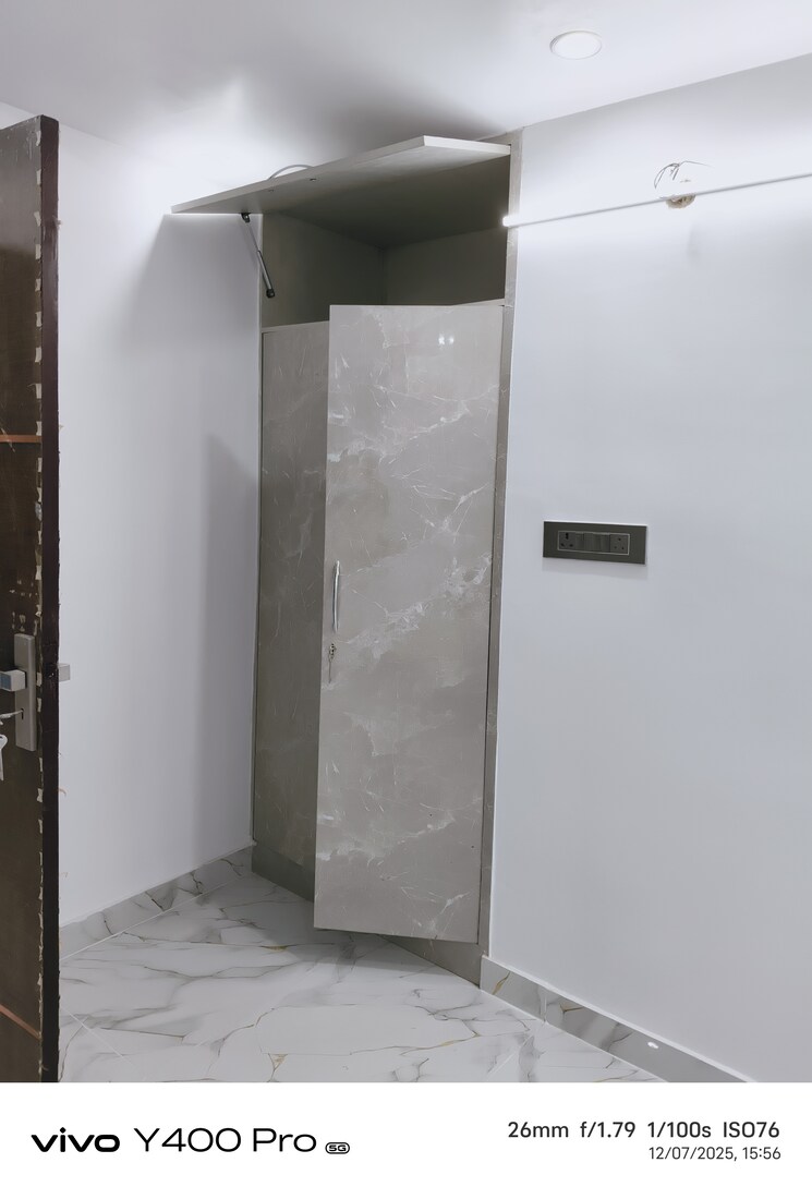 Room, dwarka 3 Bedroom 12000 Sq.Ft. Apartment In Dwarka Delhi 9594298