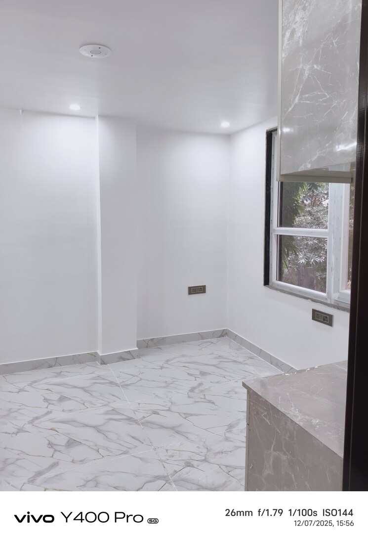 Room, dwarka 3 Bedroom 12000 Sq.Ft. Apartment In Dwarka Delhi 9594298