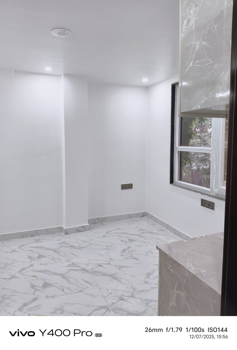 Room, dwarka 3 Bedroom 12000 Sq.Ft. Apartment In Dwarka Delhi 9594298