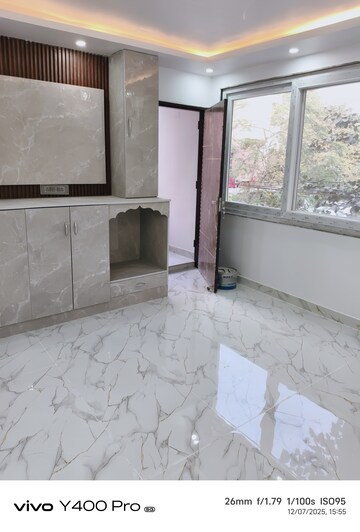 Room in 3 BHK Apartment at Dwarka – for Sale