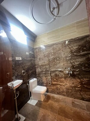 Bathroom in 2 BHK Villa at Sector 56 – for Rent
