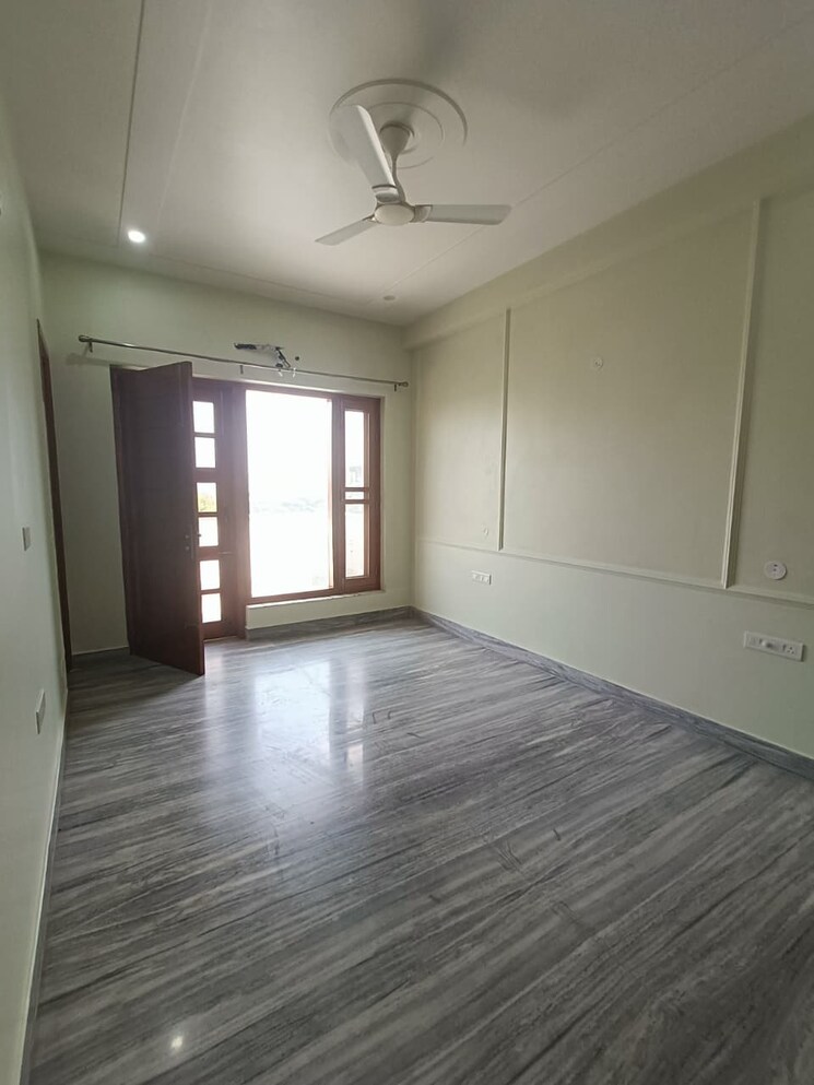Room, ardee-city 3 Bedroom 2850 Sq.Ft. Apartment In Sector 52 Gurgaon 9594325