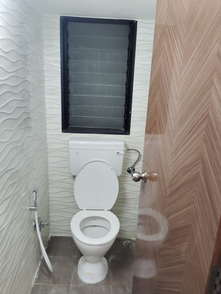 Bathroom, hiranandani-gardens-cypress 1 Bedroom 550 Sq.Ft. Apartment In Powai Mumbai 9594323