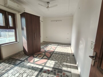 Bedroom in 3 BHK Apartment at Ardee City, Sector 52 – for Rent