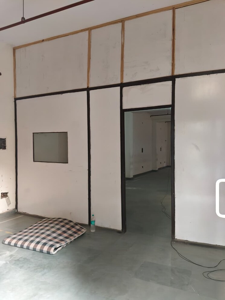 Room, sector 63 Commercial Office Space 4800 Sq.Ft. In Sector 63 Noida 9594402