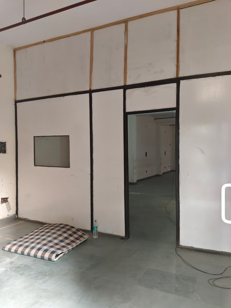 Room, sector 63 Commercial Office Space 4800 Sq.Ft. In Sector 63 Noida 9594402