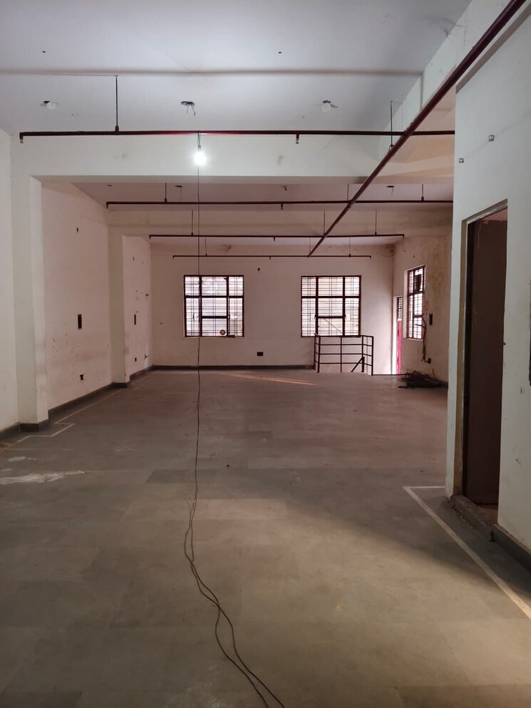 undefined, sector 63 Commercial Office Space 4800 Sq.Ft. In Sector 63 Noida 9594402