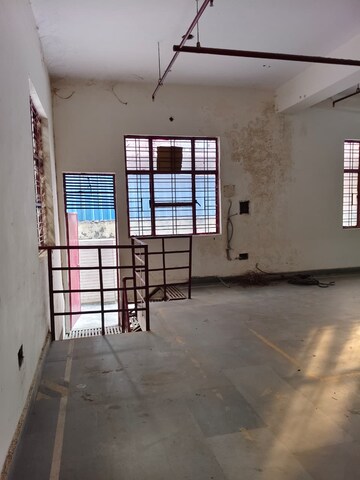 Room in  Office Space at Sector 63 – for Sale