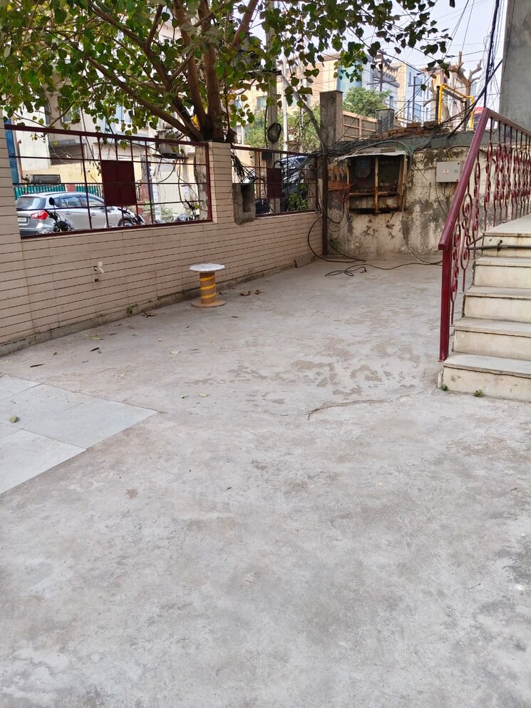  Parking, sector 63 Commercial Office Space 4800 Sq.Ft. In Sector 63 Noida 9594402