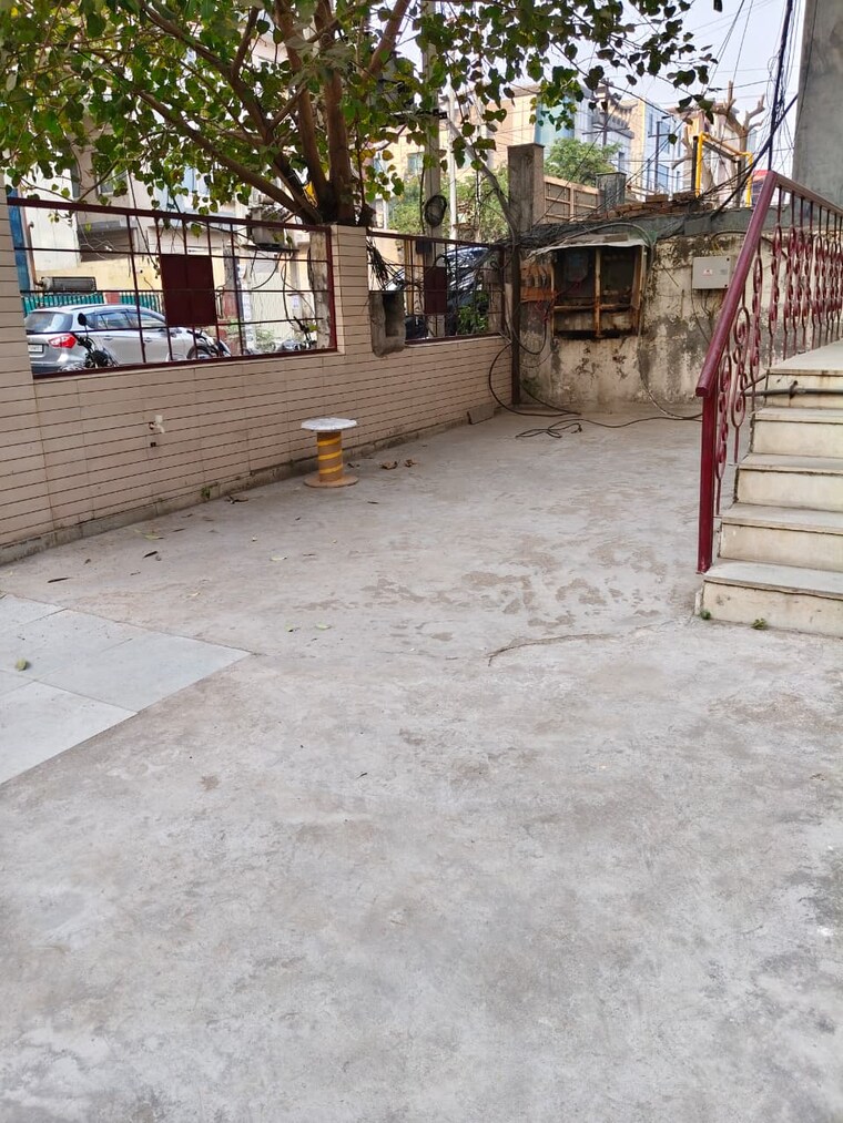  Parking, sector 63 Commercial Office Space 4800 Sq.Ft. In Sector 63 Noida 9594402