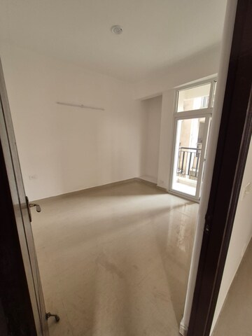 Room in 3 BHK Apartment at Amrapali Zodiac, Sector 120 – for Rent