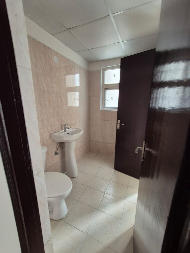 Bathroom, amrapali-zodiac 3 Bedroom 1325 Sq.Ft. Apartment In Sector 120 Noida 9594478