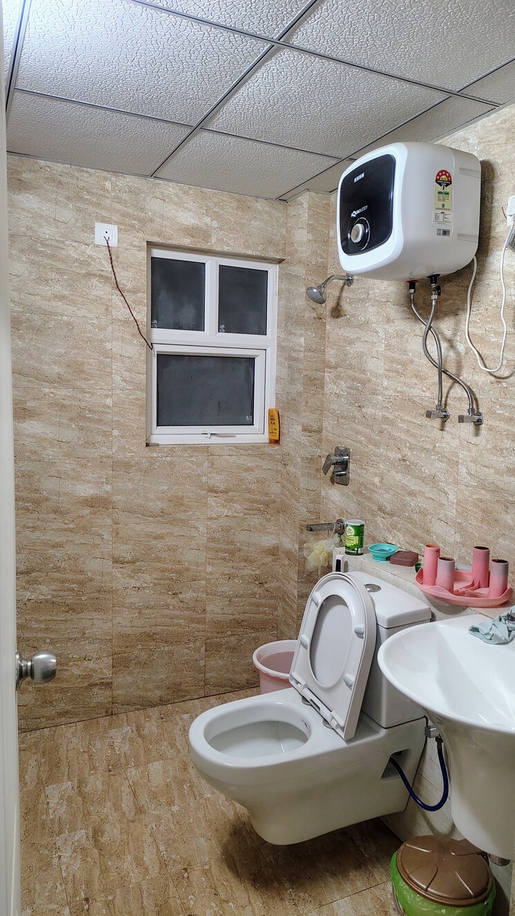Bathroom, spaze-privy 3.5 Bedroom 2200 Sq.Ft. Apartment In Sector 72 Gurgaon 9594486