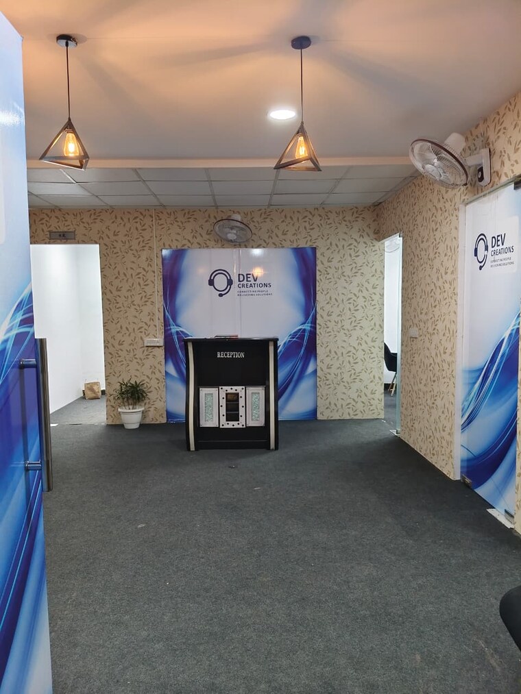 Living Room, sector 63 Commercial Office Space 3000 Sq.Ft. In Sector 63 Noida 9594468