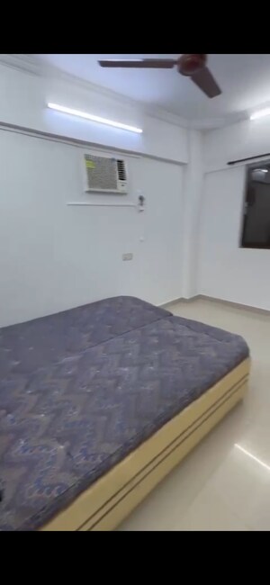 Bedroom in 1 BHK Apartment at Bandra West – for Rent