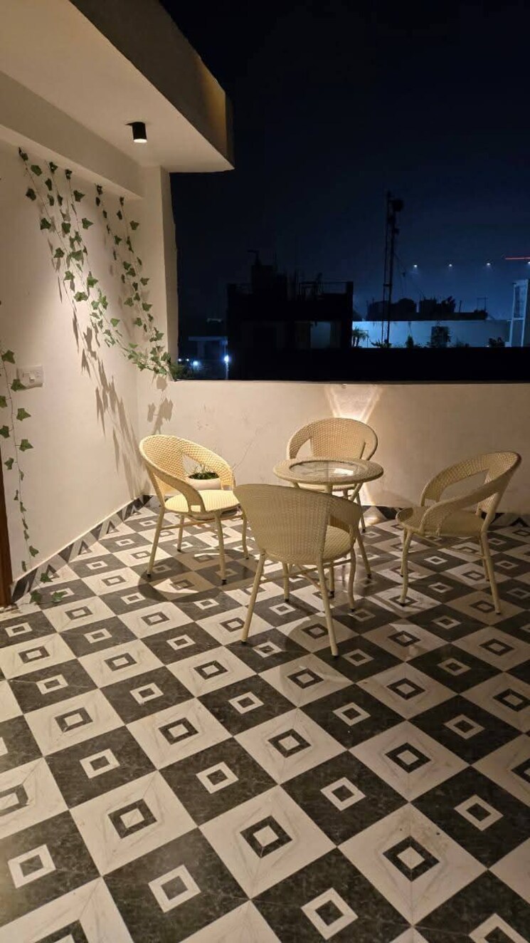 Exterior View, saket 1 RK 300 Sq.Ft. Apartment In Saket Delhi 9594579