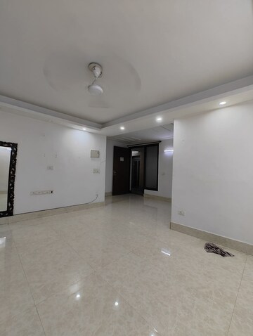 Room in 1 BHK Builder Floor at Saket – for Rent