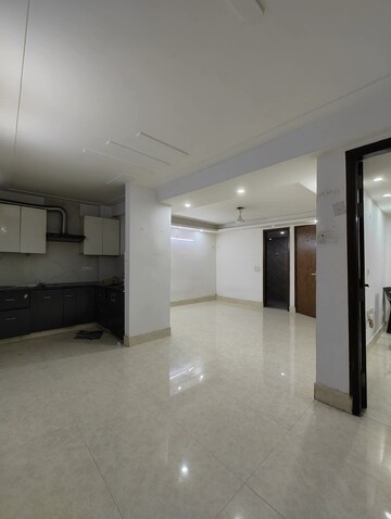 Room in 1 BHK Builder Floor at Saket – for Rent