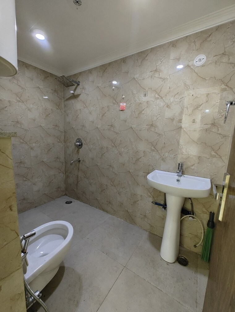Bathroom, saket 1 Bedroom 850 Sq.Ft. Builder Floor In Saket Delhi 9594582