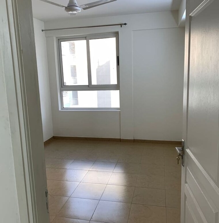 Room, international airport road 2 Bedroom 1100 Sq.Ft. Apartment In International Airport Road Zirakpur 9594581