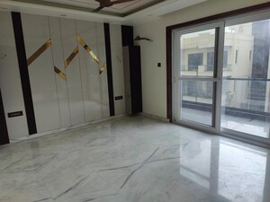 Room in 4 BHK Apartment at Ashiana Silver Crest, Sector 48 – for Rent