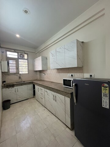 Kitchen in 3 BHK Builder Floor at Super Mart 1, Dlf Phase iv – for Rent