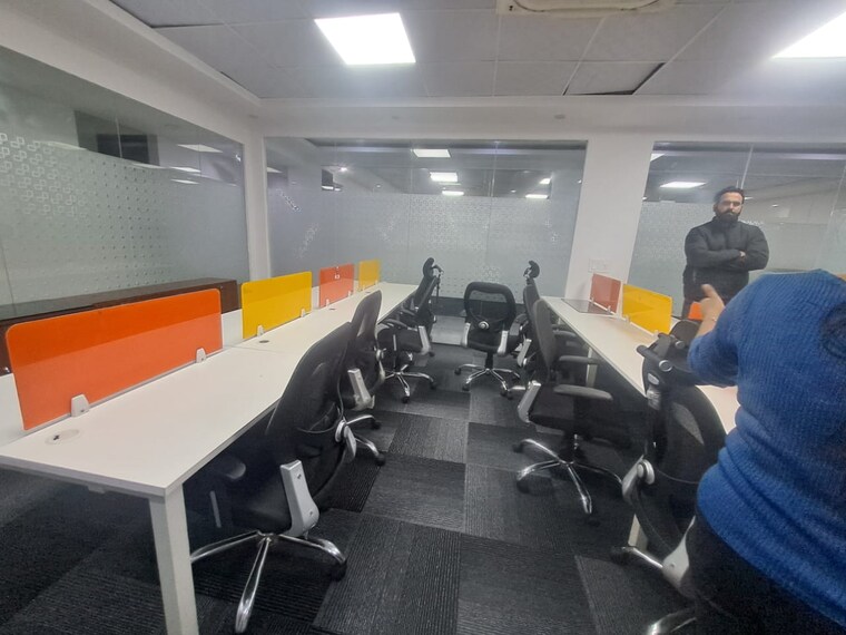 Team Area, sector 63 Commercial Office Space 1200 Sq.Ft. In Sector 63 Noida 9594586