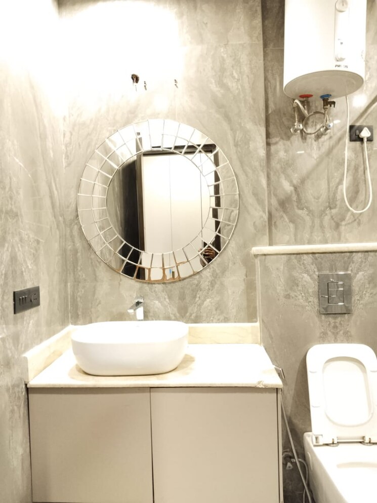 Bathroom, sushant-vyapaar-kendra 4 Bedroom 418 Sq.Yd. Builder Floor In Dlf Phase iv Gurgaon 9594665