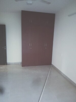 Room in 3 BHK Apartment at Prabhadevi – for Rent