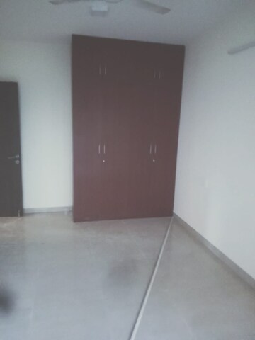 Room in 3 BHK Apartment at Prabhadevi – for Rent