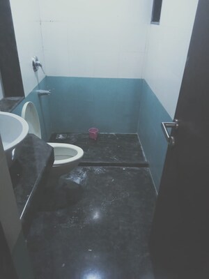 Furnished Amenities in 3 BHK Apartment at Prabhadevi – for Rent